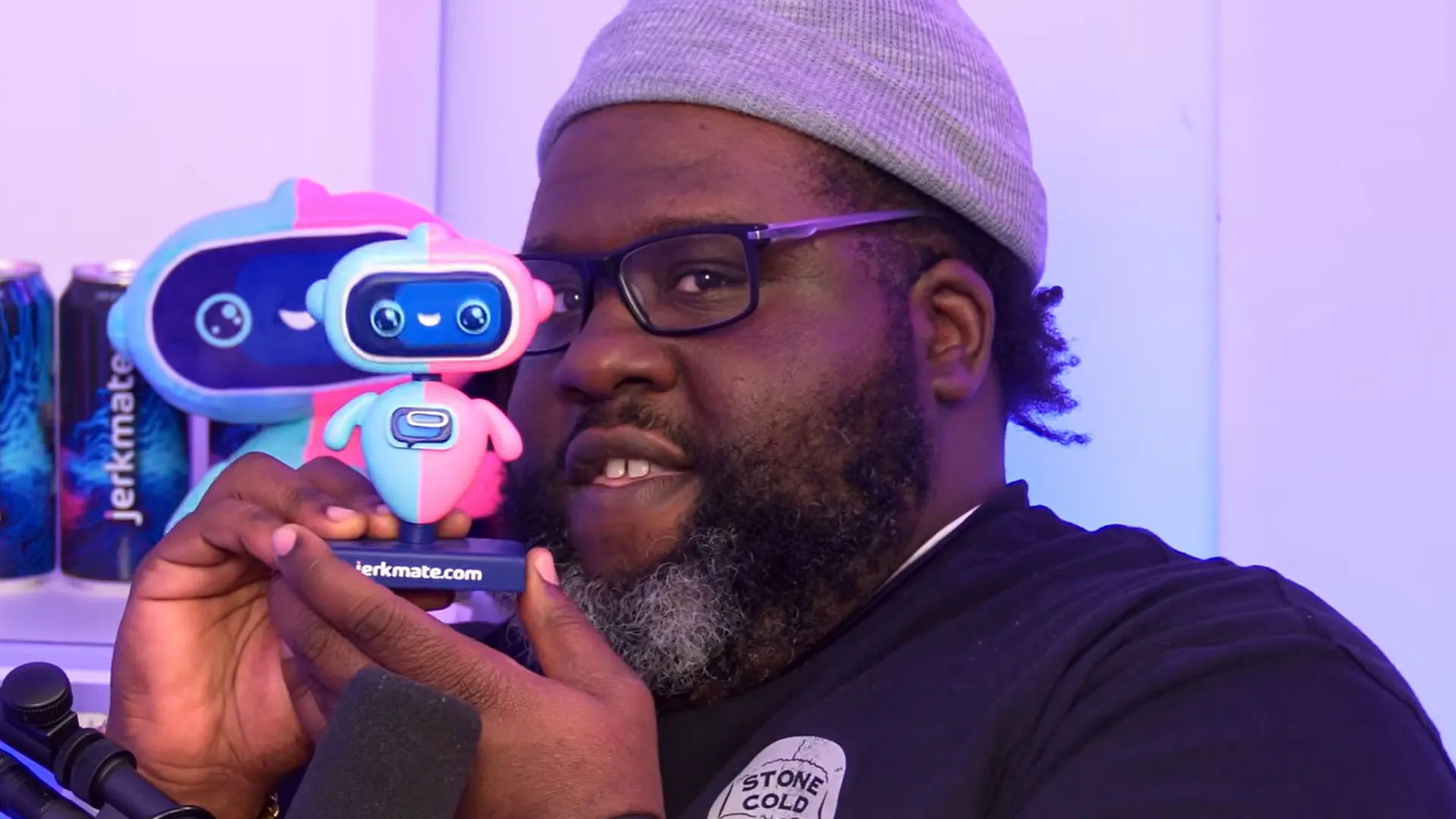 Queen Rose regiert den Raum in &bdquo;Everyday is Friday&ldquo;