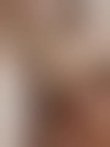 I love masturbating in the garden where everyone can