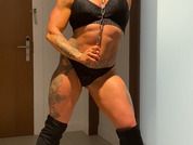 NiceMuscleGirlXZXZ
