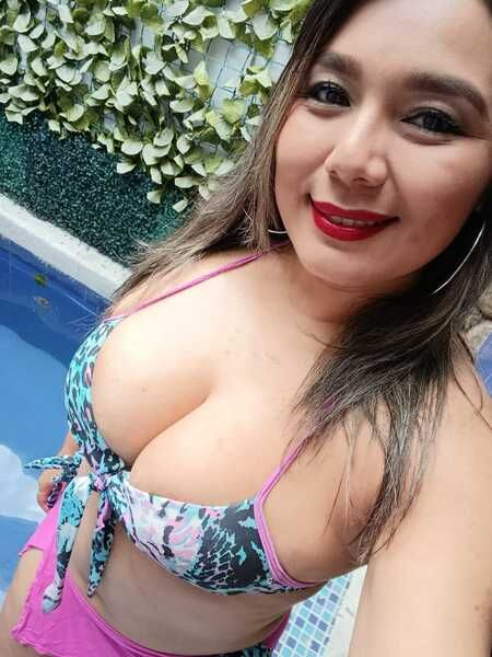 LatinaHoleQueen