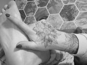 Curvy_Inked_Blondie
