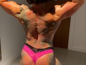 NiceMuscleGirlXZXZ