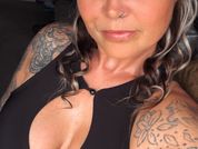 Curvy_Inked_Blondie