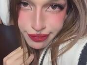 Ella_Thorne