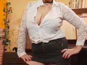 EvelyneFlirtyMilf