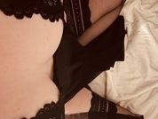 Hornyhotwife83