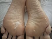Barefootblondiexx