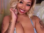 AshleyRoxelle