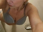 Elly49