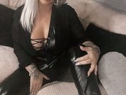 xNaughty_Nyomi