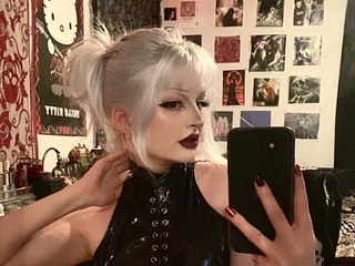 GothBimbo696969