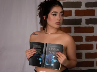mia_volkova