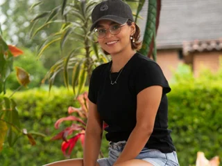 Ahislin profile