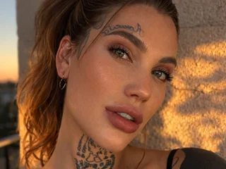 AshleyArcana profile