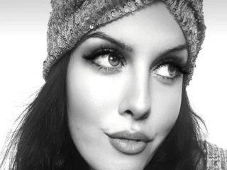 CurvyAndThick profile