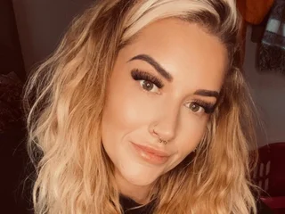 CurvyCammixo profile