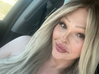 ExoticBlondeXO profile