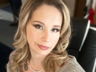 Hottyhousewife18 profile