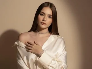 MiaCastellanos profile