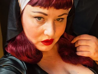 TheDevineMissDeviant profile