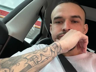 inthemoment25 profile