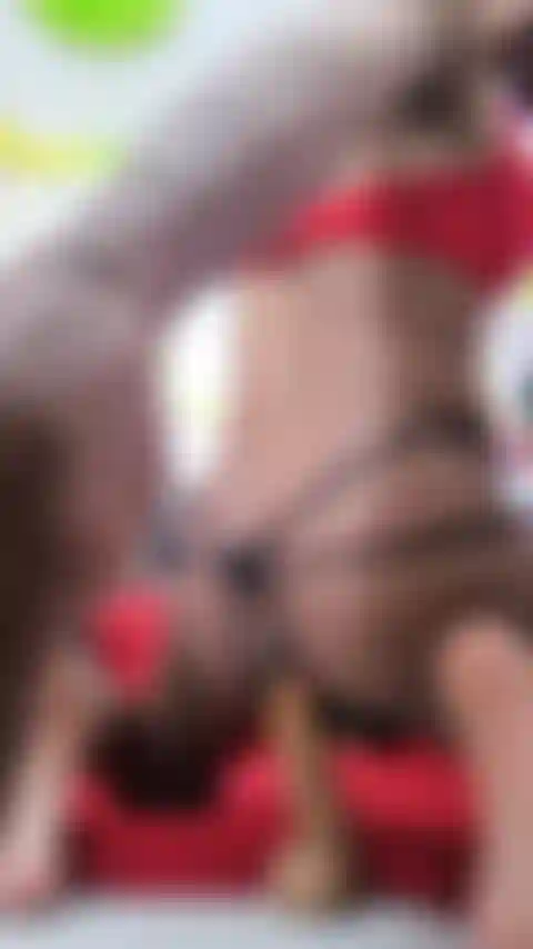 Spiele mit einem dildo in meinem arsch.