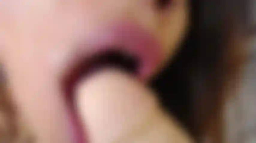 Wie köstlich, wenn ich dir einen feuchten blowjob gebe und dir dabei zusehe, bis du kommst.