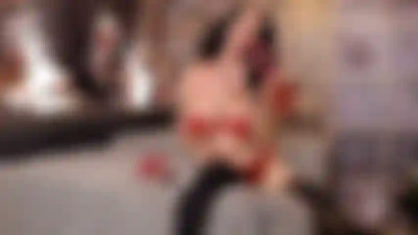 Solo-muschi-fick mit meinen roten high heels und lecke meine fersen!