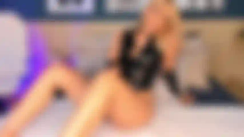 Masturbiere mit meinem hitachi + squirt.