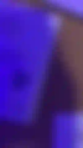 Deine freche studentin spielt mit ihrer muschi, viele vibrationen, sie machen ihre muschi sehr nass, sie berührt ihre titten und stöhnt vor lust, während sie vibriert, es gibt noch eine weitere überraschung, komm her...