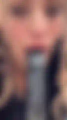 Liebe es, sie mit meinem hübschen und frechen gesicht zu necken.