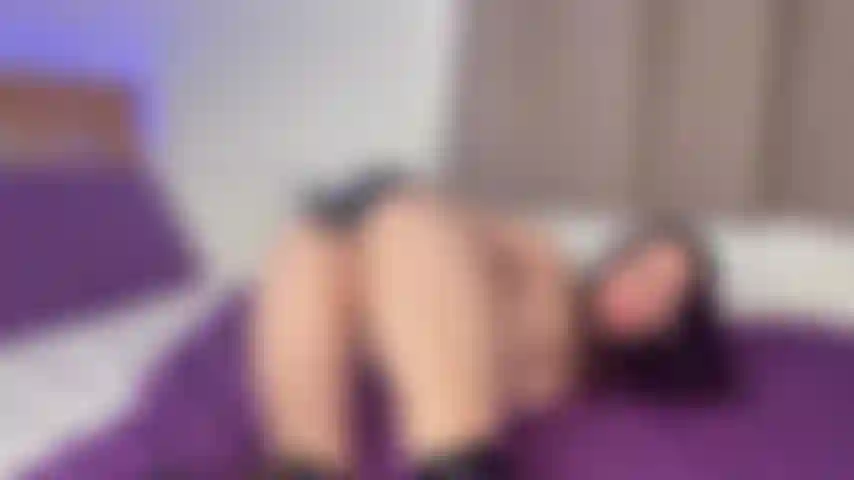 Fingering my ass with latex gloves