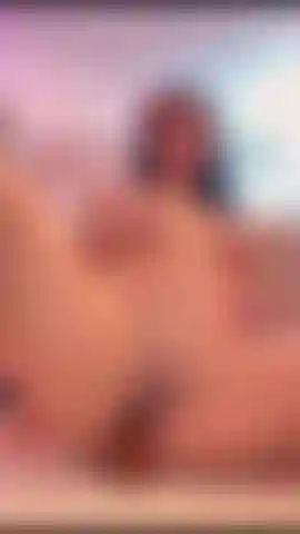 Meine verdammte muschi ist weit offen und nass.