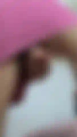 Entdeckt mit dem dildo in der hand.