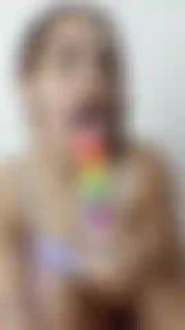 Farbiger schwanz/ abby lutscht tief schwänze.