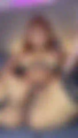 Ich masturbiere reich mit meinen fingern.