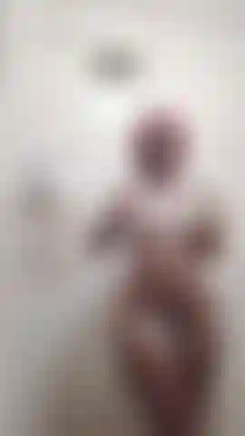 A DELICIOUS SHOWER, WILL YOU ACCOMPANY ME?