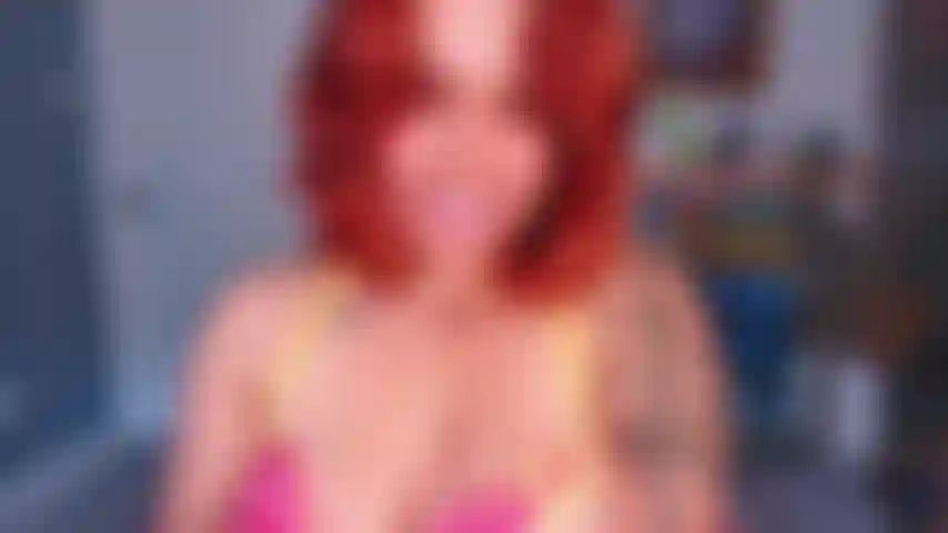 Mit riesigen gepiercten warzenhöfen und rothaarigen titten.