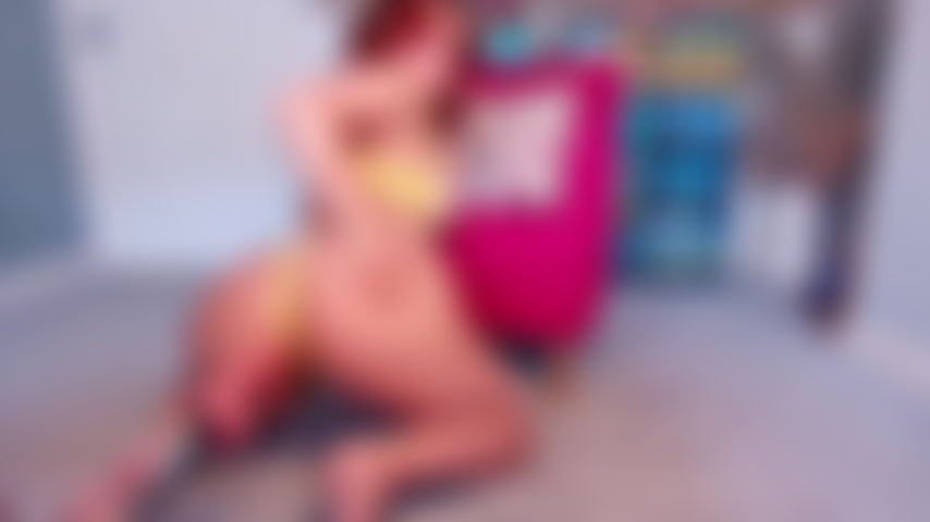 Zerstört von einer fickmaschine.