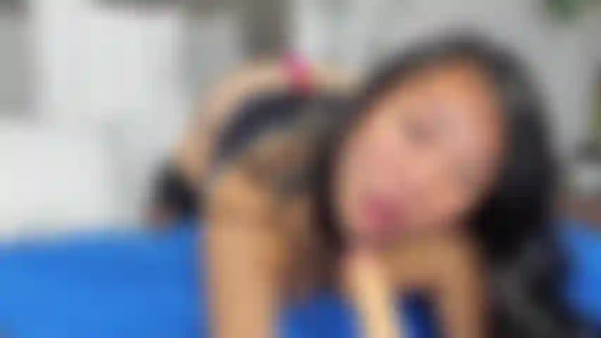 Genieße meine saftige muschi.