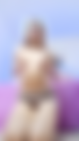 Ihre perfekte untergebene ... Die jedem befehl gehorcht.