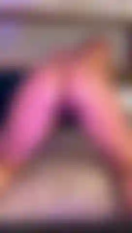 My buttocks bounce hot