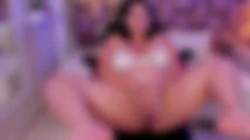 Fucking my hard pussy.. im so fcking wetting.