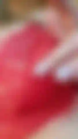 Spiele und fingere mit der pussy im nahaufnahmestil.