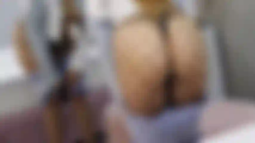 Öl auf meinen titten.