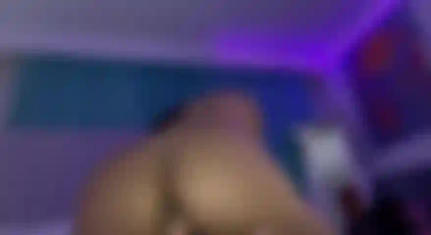 Reite einen großen dildo.