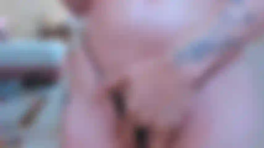 Mein nackter und heißer körper, während das wasser über jeden zentimeter meiner haut läuft. Fick ihn, während sich die nässe meiner muschi und das wasser in unseren körpern vermischen.