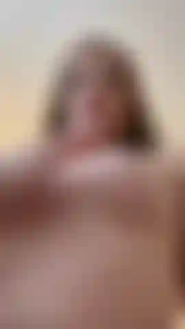 Meine heißen titten in sahne gebadet ððfühl die weichheit und zartheit gemischt, deine hände werden mehr als nur berühren wollen ððð.