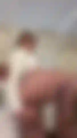 Das hüpfen meines großen arsches wird deinen schwanz so hart machen, dass du loslässt, explodierst und ihn mit deiner milch füllst.