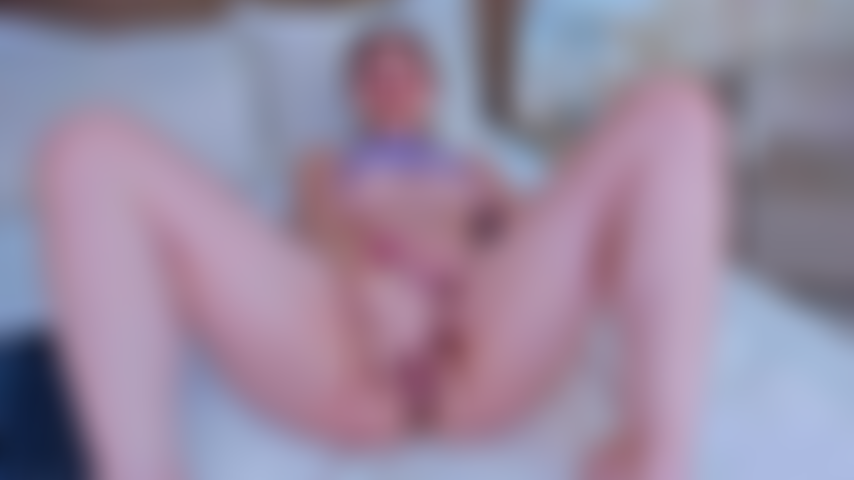 Diese vibrationen machen meine muschi nur für dich feucht. Ich kann nicht aufhören, mich zu winden. Jede vibration löst in mir eine welle der lust aus, die mich feucht macht und mich dich noch mehr brauchen lässt.